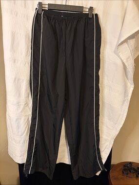 NWT jog pant black with wire piping